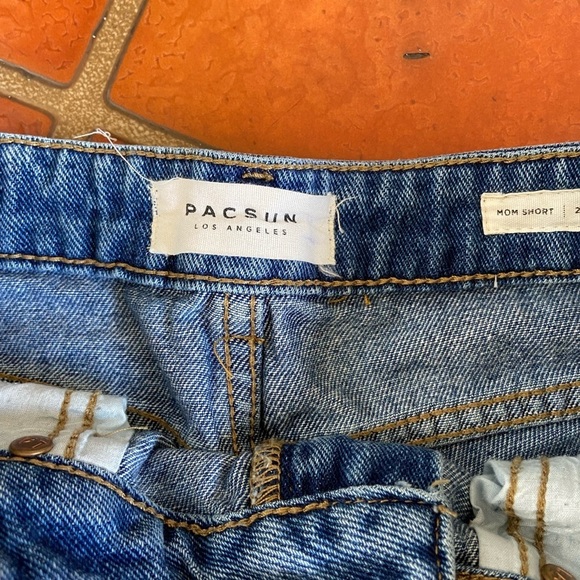 Pacsun Distressed Moms Shorts Size 25 - Picture 3 of 5